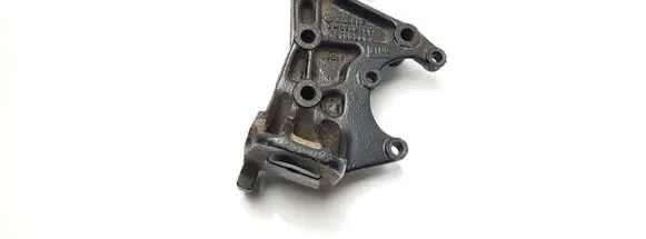 Volkswagen Transporter - Caravelle T4 Power steering pump mounting bracket 074199207B