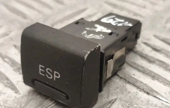 Traction control (ASR) switch