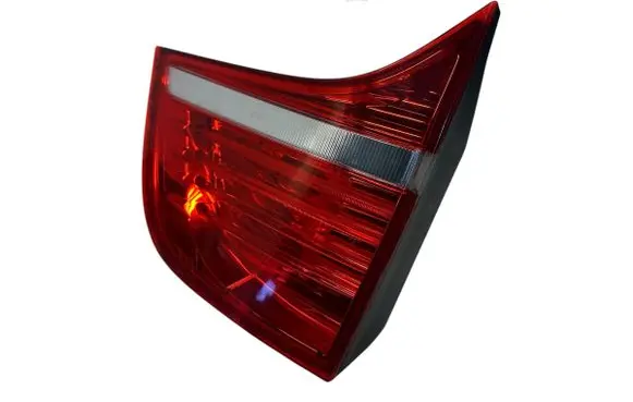 Tailgate rear/tail lights