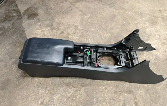 Jaguar XE Center console GX7319E766AA GX7319E766
