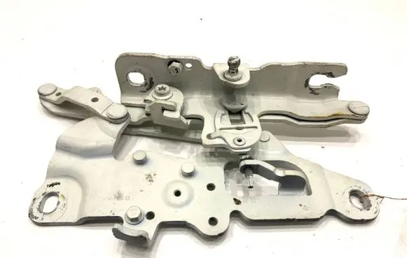 Engine bonnet/hood hinges
