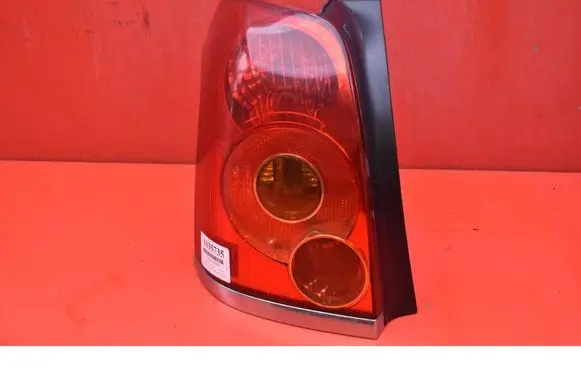 Toyota Avensis Verso Rear/tail lights 05-50