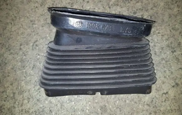 BMW 5 E34 Air intake duct part 19086731