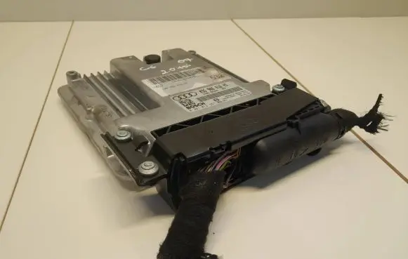 Audi A6 S6 C6 4F Engine control unit/module 03G906016HS 0281012557
