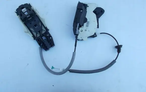 Skoda Octavia Mk3 (5E) Front door lock 5E1837016A