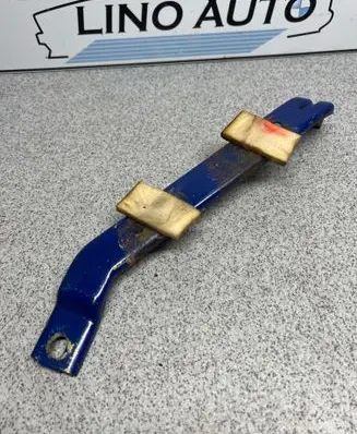BMW 5 E39 Battery bracket 61218368212