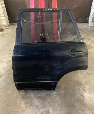 Suzuki Grand Vitara II Rear door