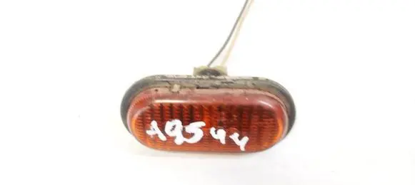 Renault Megane I Front fender indicator light 7700847333