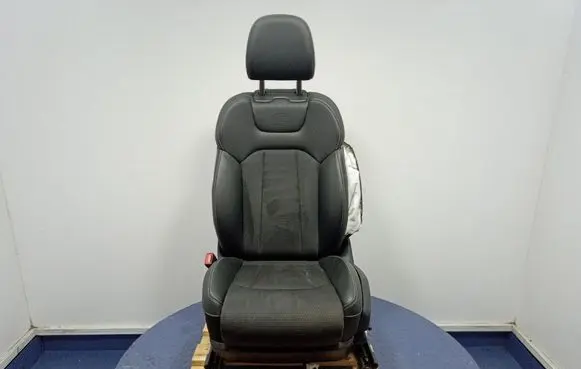 Audi Q7 4L Front driver seat
