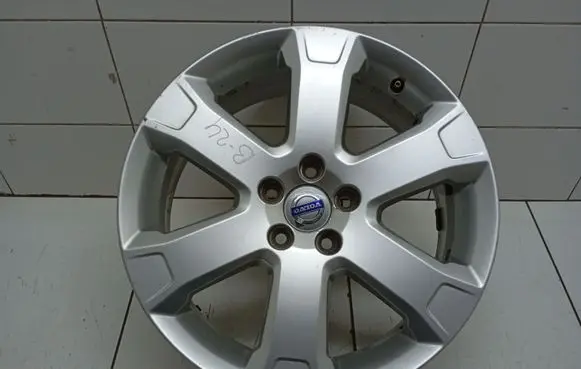 Volvo XC90 R18 alloy rim 31200545 5X108R18 5X108