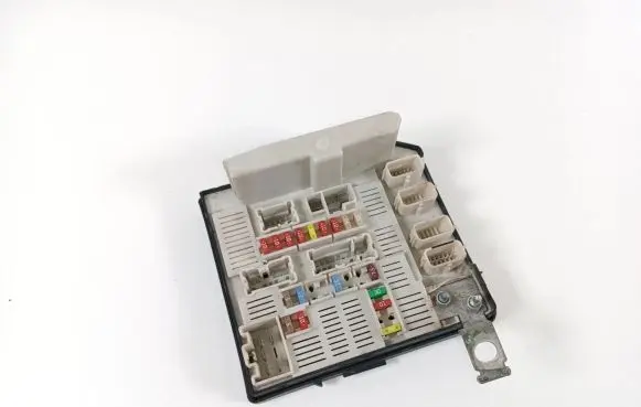 Renault Scenic II - Grand scenic II Fuse module 8200481866