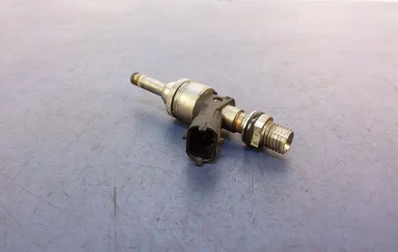 Porsche Panamera (970) Fuel injector 94811012833