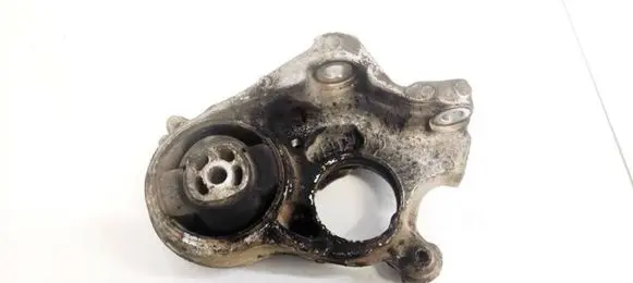 Peugeot 308 Engine mount bracket