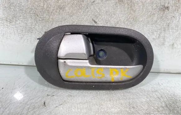 Mitsubishi Colt Front door interior handle