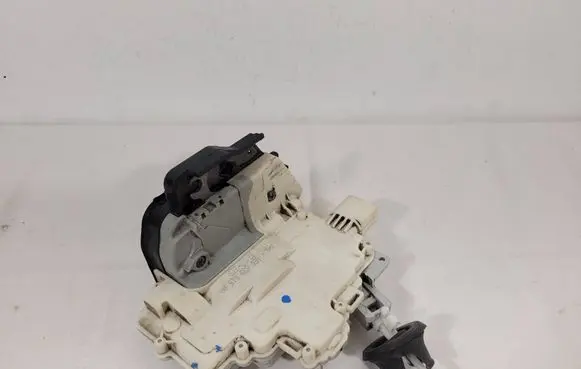 Audi A4 S4 B7 8E 8H Rear door lock 8E0839015AA