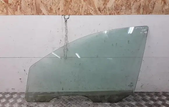 Ford Focus Front door window glass four-door 43R001057