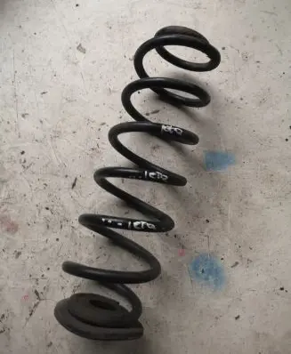 Volkswagen Jetta VI Rear coil spring