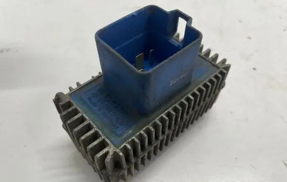 Opel Zafira B Glow plug pre-heat relay 55353011