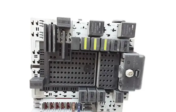 Volvo S60 Fuse module 8645729 8676286