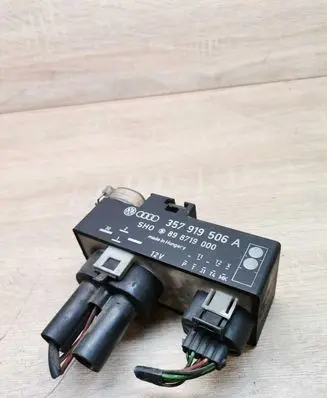 Volkswagen PASSAT B4 Coolant fan relay 357919506A 898719000
