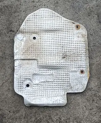 Volkswagen Touareg I Heat shield in engine bay 7L0825616