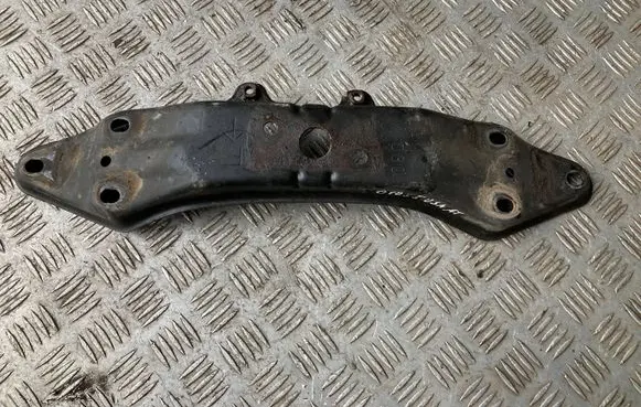 Subaru Outback Gearbox mounting bracket