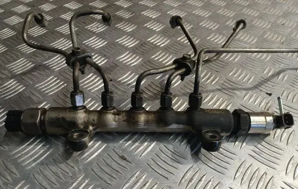 Toyota Avensis T250 Fuel main line pipe 238100R020