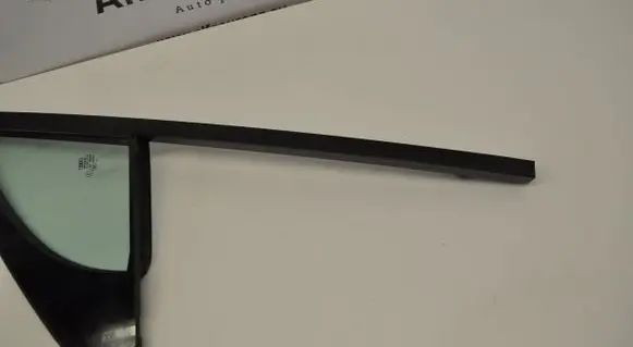 Audi Q7 4M Front triangle window/glass 4M0845113A