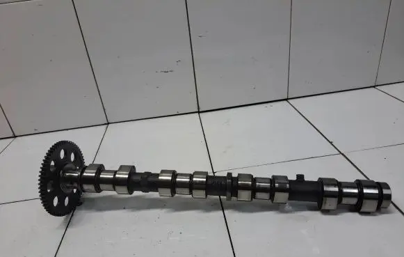 Toyota Avensis T270 Camshaft A5A