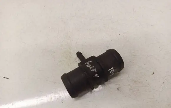 Volkswagen Golf V Engine coolant pipe/hose 1K0121087D