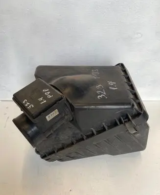 Mazda 323 F Mass air flow meter E5T51171