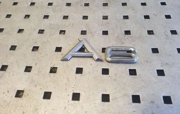 Audi A6 S6 C4 4A Manufacturers badge/model letters 4D0853741 4A9858741B