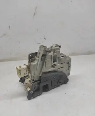 Audi A4 S4 B8 8K Rear door lock 8k0839016