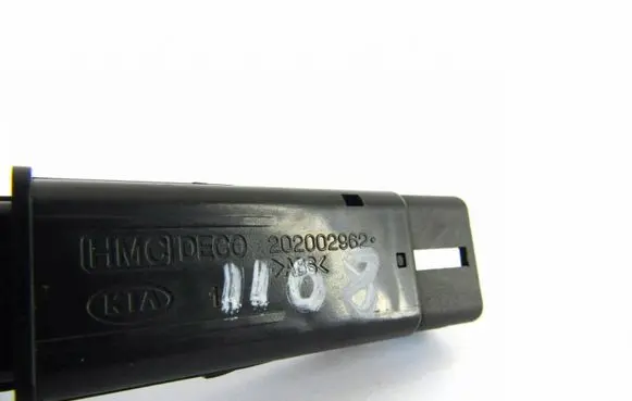 Hyundai Santa Fe Windscreen/window heater switch 202002962