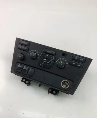 Volvo V70 Climate control unit 8691876