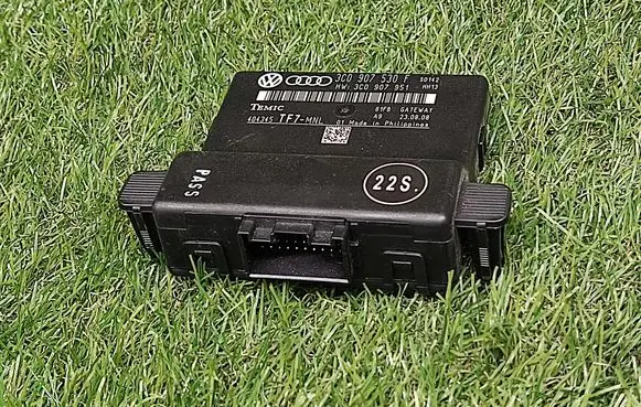 Volkswagen PASSAT CC Gateway control module 3C0907530F 3C0907951