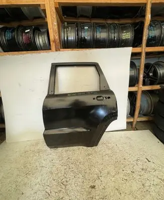 Jeep Cherokee Rear door