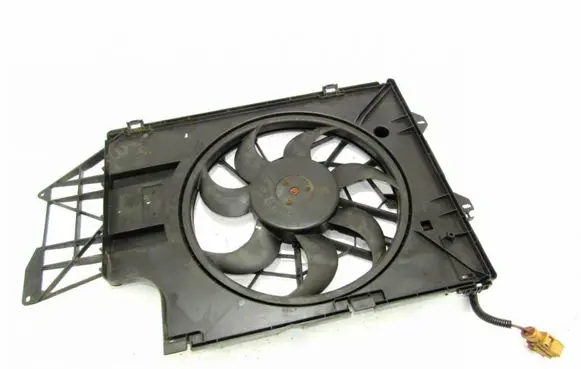 Volkswagen Transporter - Caravelle T5 Radiator cooling fan shroud BOSCH