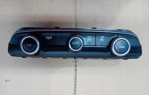 Opel Mokka B Climate control unit 9831888480