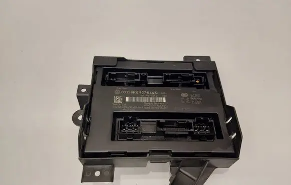 Audi A4 S4 B8 8K Comfort/convenience module 8K0907064C