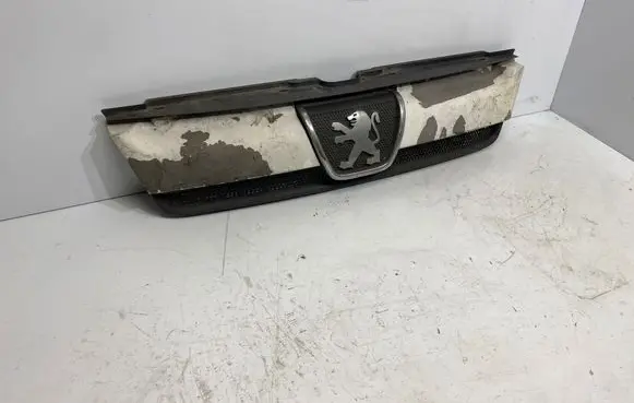 Peugeot Boxer Front grill 1304703070 ST3162