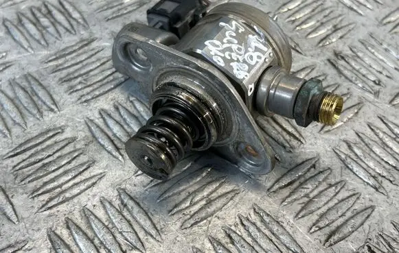 Skoda Superb B6 (3T) Fuel injection high pressure pump 0261520070