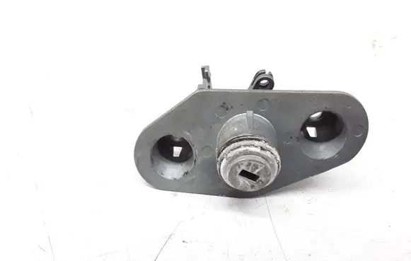 Volvo S60 Tailgate exterior lock 