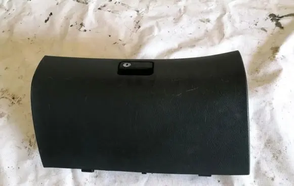 Toyota Avensis T250 Glove box 5555005070 55550-05070