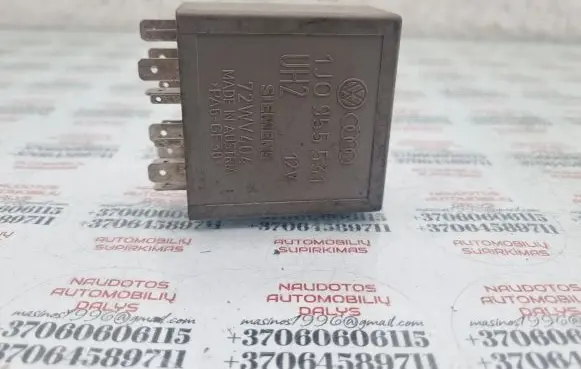 Volkswagen PASSAT B5.5 Window wiper relay 1J0955531