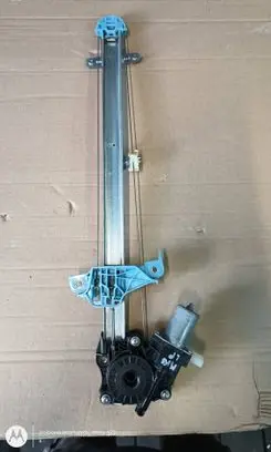 Suzuki Swift III Front door window regulator with motor 8343052R00