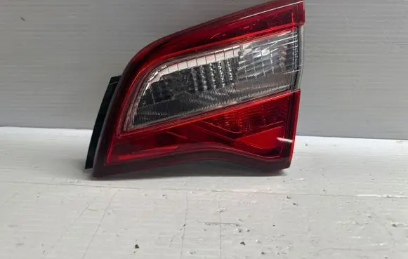Subaru Legacy Tailgate rear/tail lights