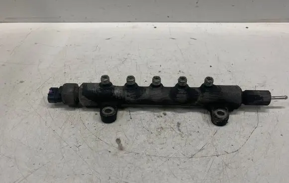 Toyota Avensis T250 Fuel main line pipe