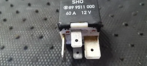 Audi A4 S4 B5 8D Other relay 443951253J 899511000
