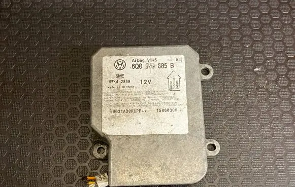 Volkswagen PASSAT B5 Airbag control unit/module 6Q0909605B